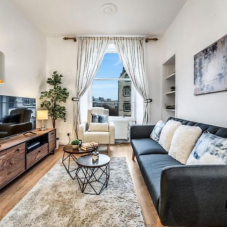 Cosy Grassmarket 2Br-1Ba - Newly Decorated! By Bonjour Residences Edinburgh Bagian luar foto