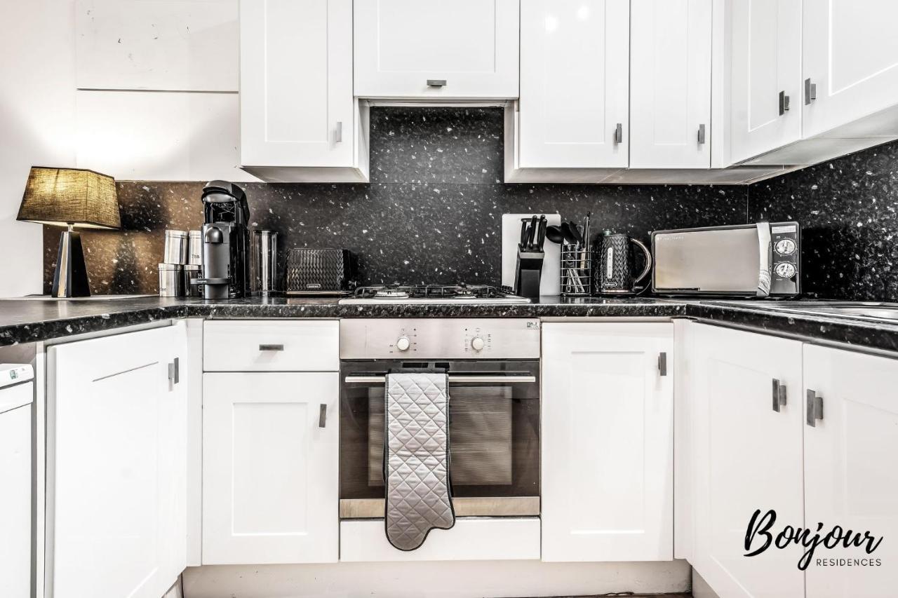 Cosy Grassmarket 2Br-1Ba - Newly Decorated! By Bonjour Residences Edinburgh Bagian luar foto