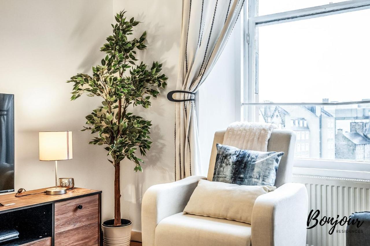 Cosy Grassmarket 2Br-1Ba - Newly Decorated! By Bonjour Residences Edinburgh Bagian luar foto