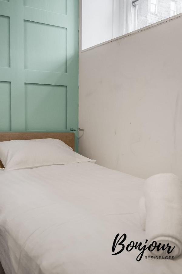 Cosy Grassmarket 2Br-1Ba - Newly Decorated! By Bonjour Residences Edinburgh Bagian luar foto