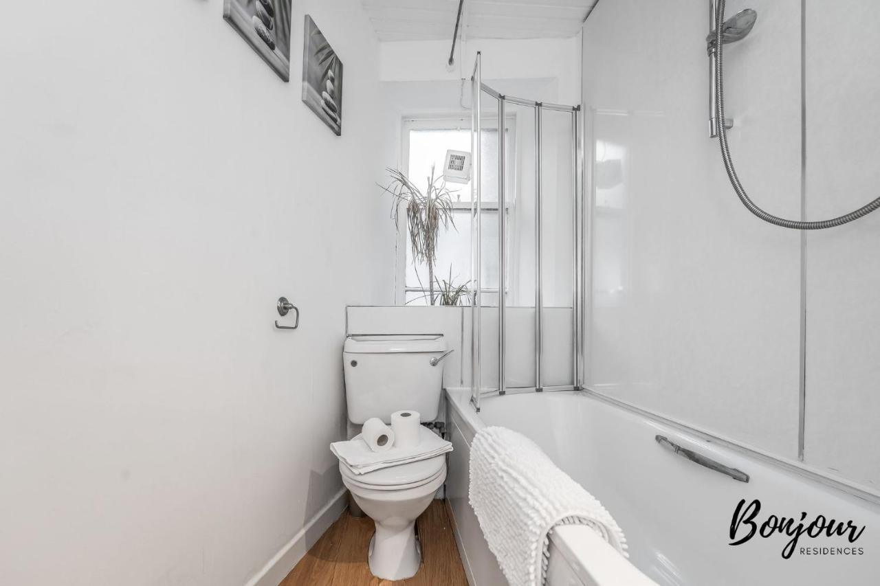Cosy Grassmarket 2Br-1Ba - Newly Decorated! By Bonjour Residences Edinburgh Bagian luar foto